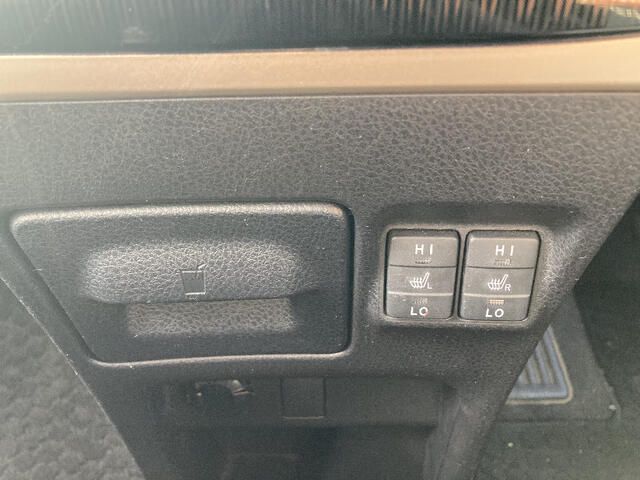 TOYOTA ESQUIRE 4WD 2017