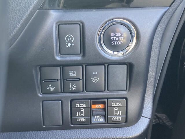 TOYOTA ESQUIRE 4WD 2017