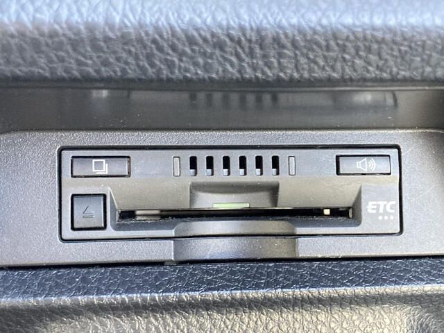 TOYOTA ESQUIRE 4WD 2017