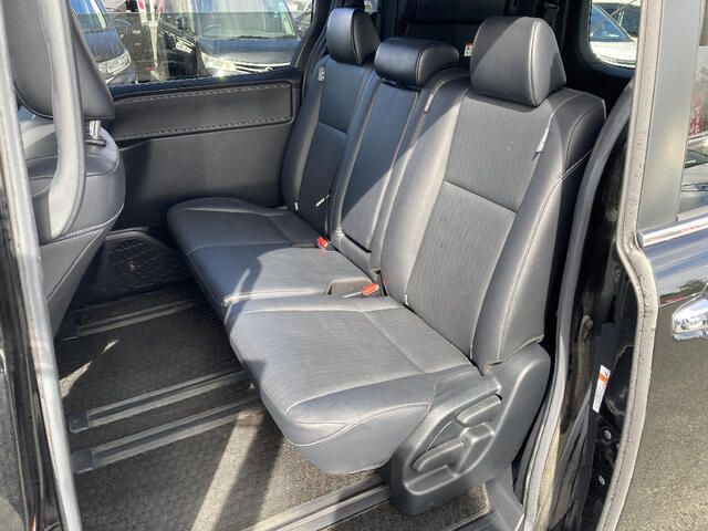 TOYOTA ESQUIRE 4WD 2017