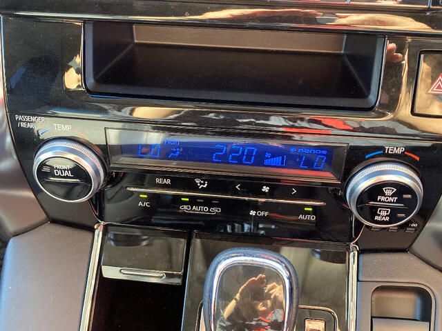 TOYOTA VELLFIRE 4WD 2015