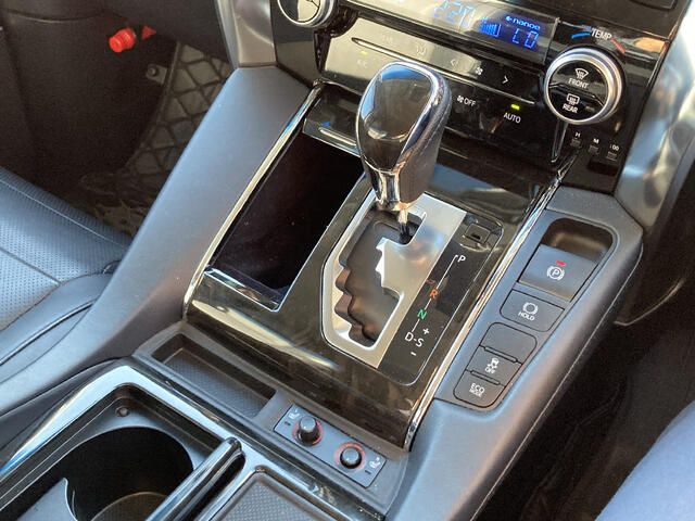 TOYOTA VELLFIRE 4WD 2015