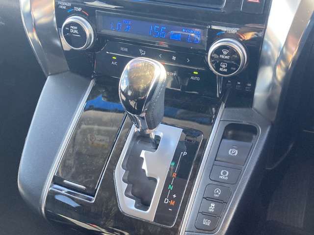 TOYOTA ALPHARD 4WD 2015