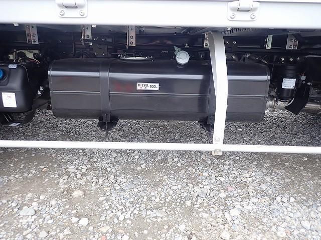 MITSUBISHI CANTER 2025