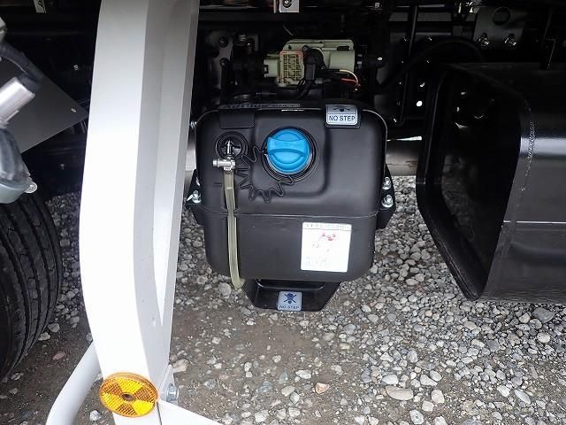 MITSUBISHI CANTER 2025