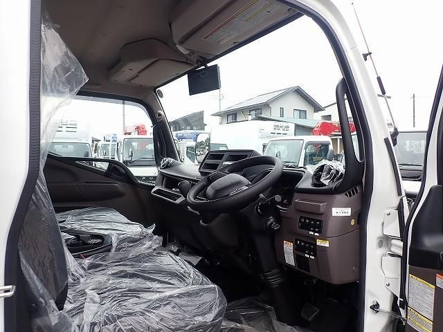 MITSUBISHI CANTER 2025