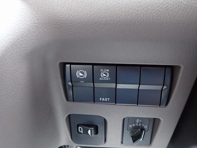 MITSUBISHI CANTER 2025