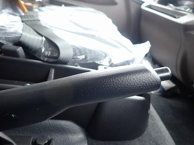 MITSUBISHI CANTER 2025