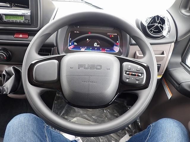 MITSUBISHI CANTER 2025