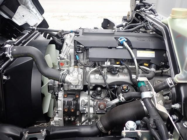 MITSUBISHI CANTER 2025