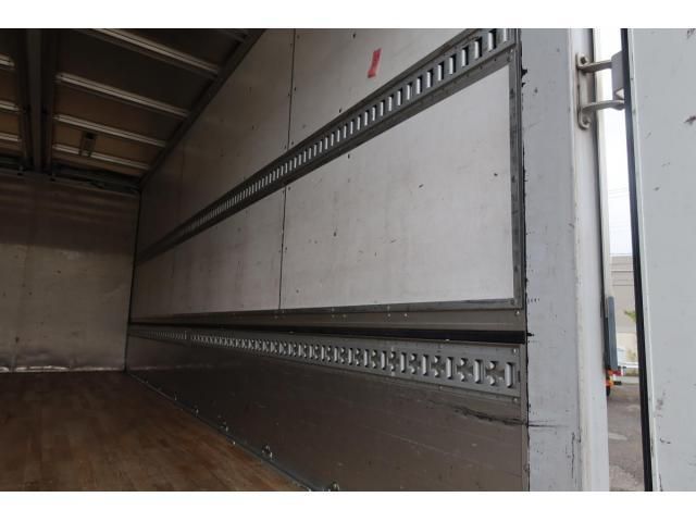 MITSUBISHI FUSOU FIGHTER 2017