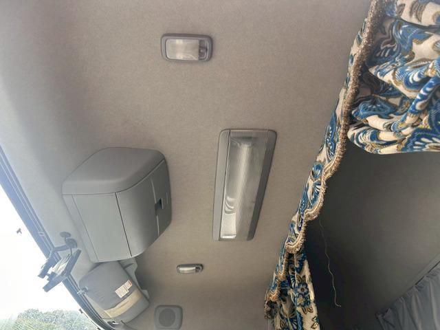 NISSAN DIESEL Quon 2014