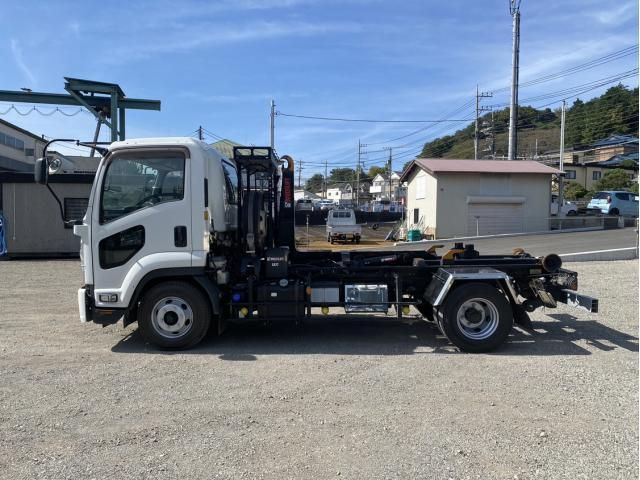 ISUZU FORWARD 2018