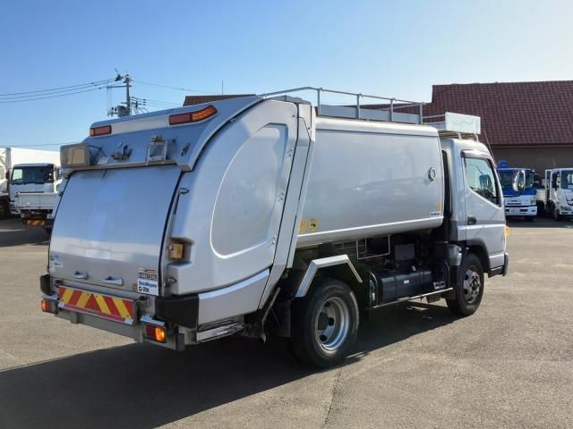 MITSUBISHI CANTER 2016