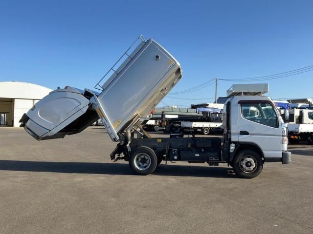 MITSUBISHI CANTER 2016