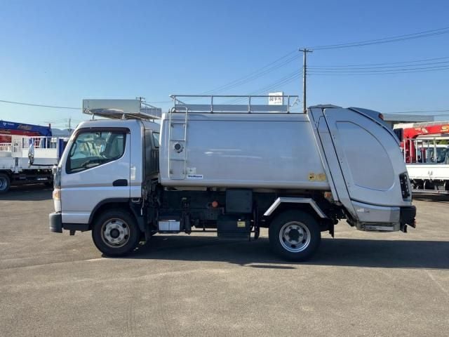 MITSUBISHI CANTER 2016