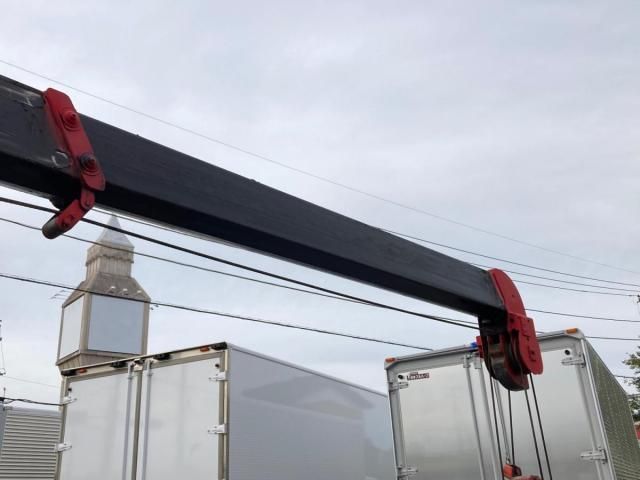 MITSUBISHI CANTER 2018