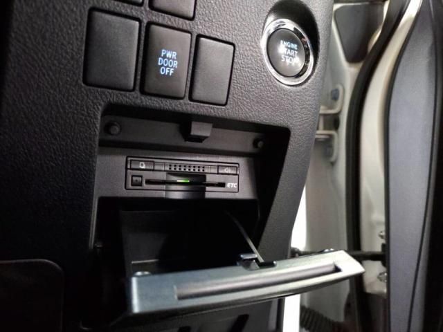 TOYOTA VELLFIRE 2016