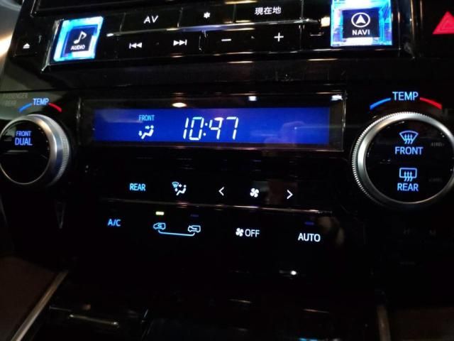 TOYOTA VELLFIRE 2016