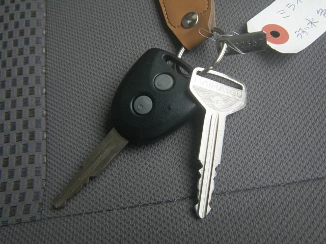 DAIHATSU MIRA e:S 4WD 2016