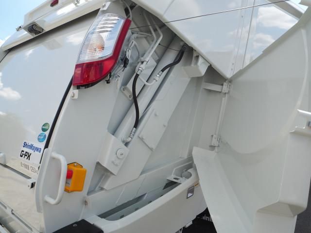 MITSUBISHI FUSOU FIGHTER 2025