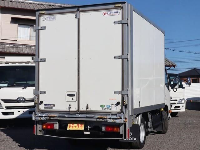 TOYOTA DYNA 2020