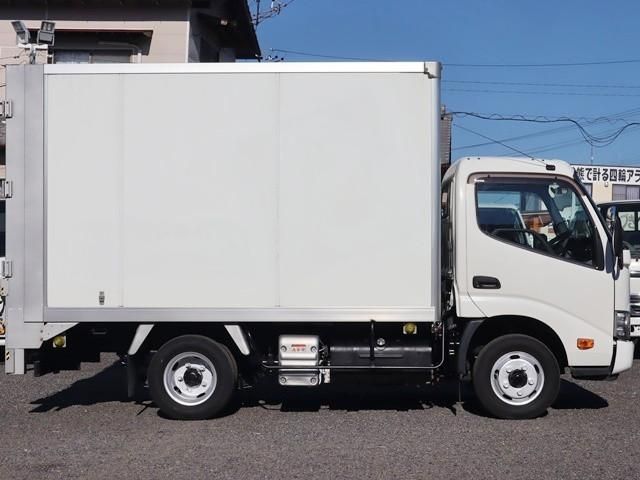 TOYOTA DYNA 2020