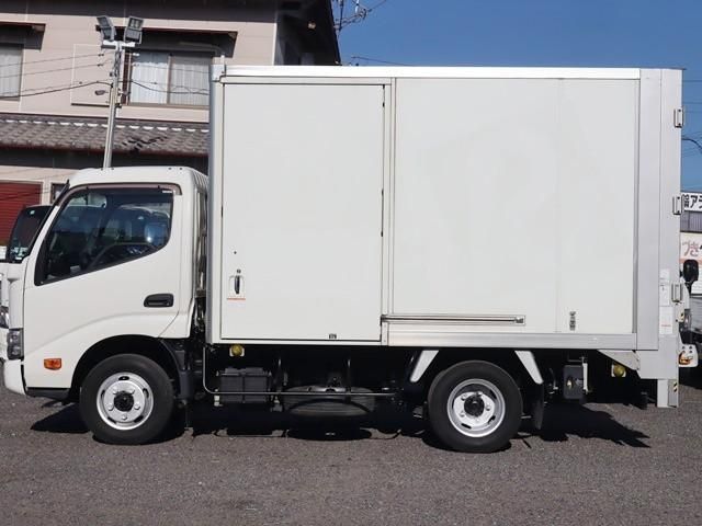 TOYOTA DYNA 2020