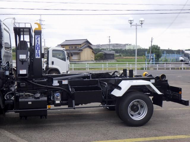 MITSUBISHI FUSOU FIGHTER 2025