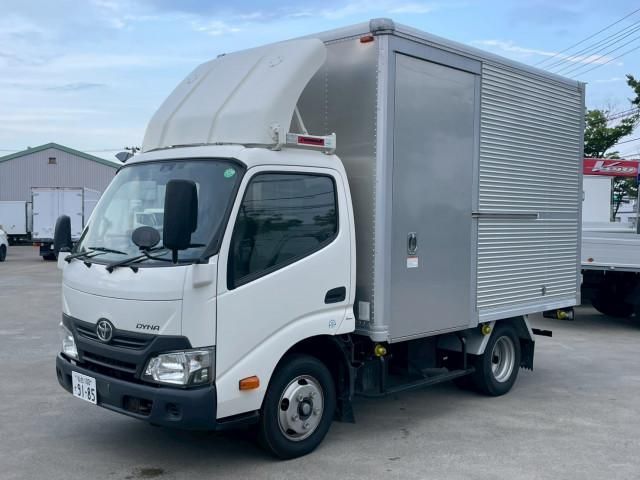 TOYOTA DYNA 2019