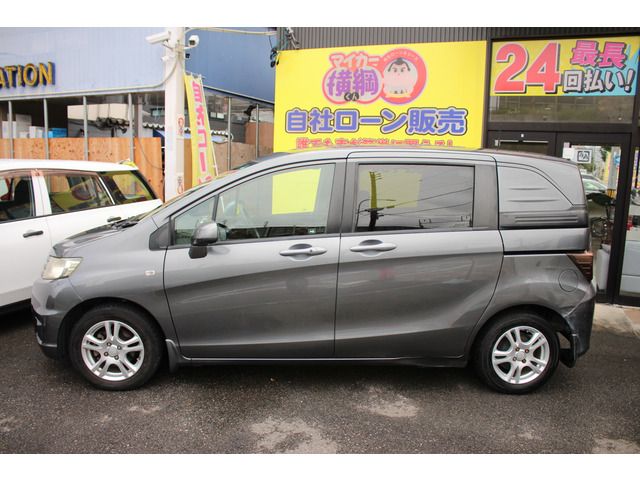 HONDA FREED Spike 2010