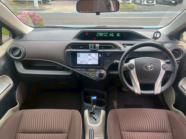 TOYOTA AQUA 2012