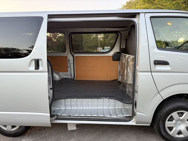 TOYOTA HIACE van 4WD 2014
