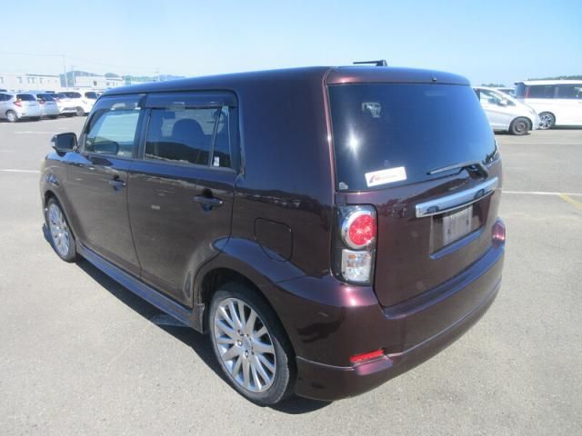 TOYOTA COROLLA RUMION 2011