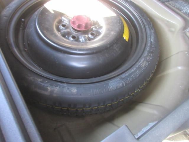 TOYOTA COROLLA RUMION 2011