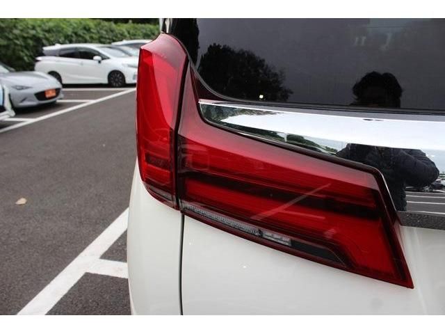 TOYOTA ALPHARD hybrid 4WD 2018