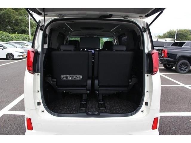 TOYOTA ALPHARD hybrid 4WD 2018