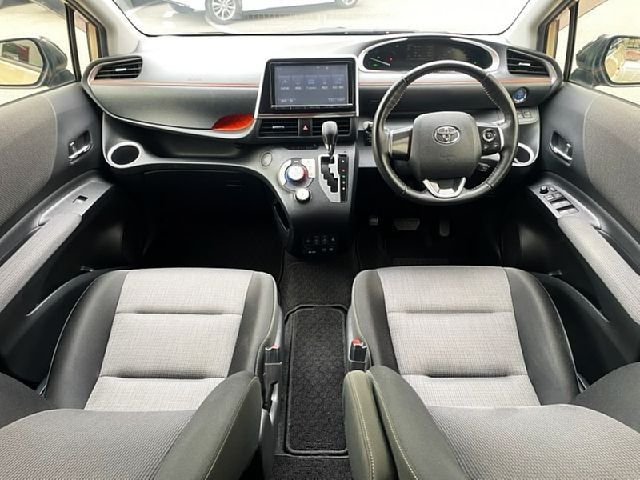 TOYOTA SIENTA HYBRID 2019