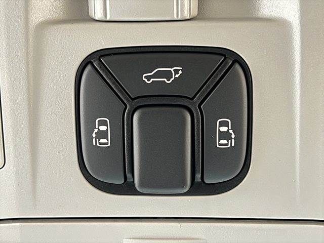 TOYOTA VELLFIRE 2015