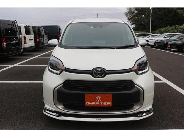 TOYOTA SIENTA HYBRID 2023
