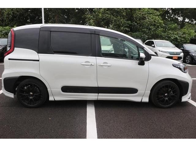 TOYOTA SIENTA HYBRID 2023