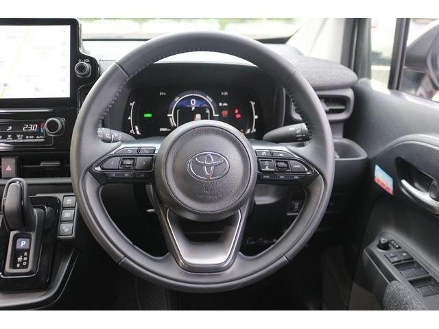 TOYOTA SIENTA HYBRID 2023