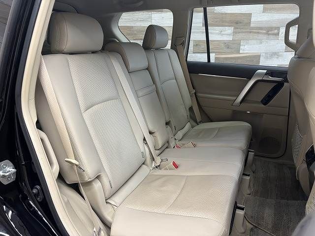 TOYOTA LANDCRUISER PRADO 2023