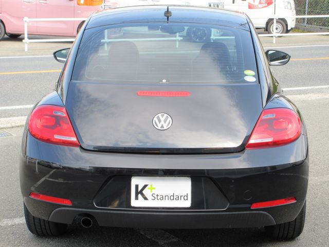 VOLKSWAGEN VOLKSWAGEN The BEETLE 2012
