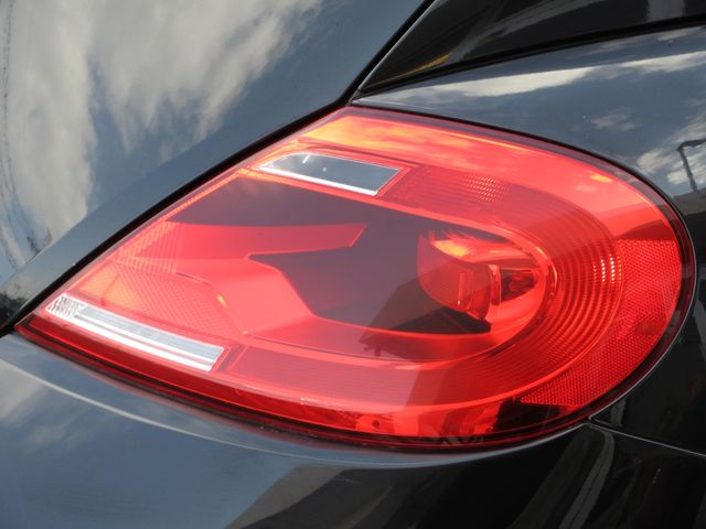 VOLKSWAGEN VOLKSWAGEN The BEETLE 2012