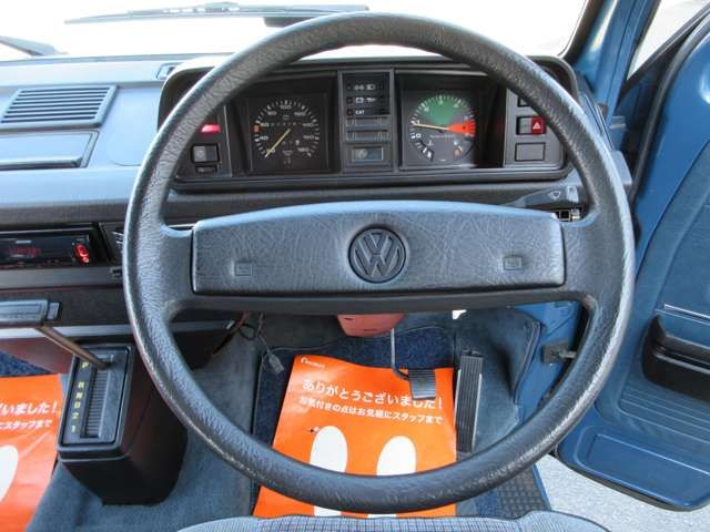 VOLKSWAGEN VOLKSWAGEN CARRAVEL 1990