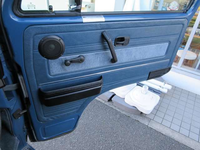 VOLKSWAGEN VOLKSWAGEN CARRAVEL 1990