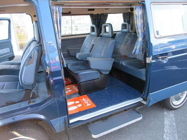 VOLKSWAGEN VOLKSWAGEN CARRAVEL 1990