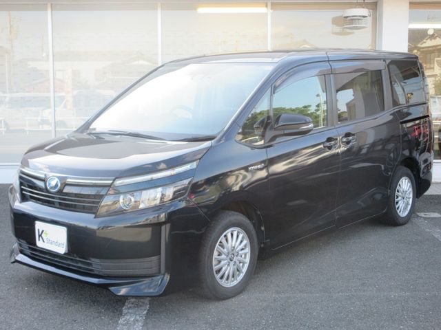 TOYOTA VOXY HYBRID 2016