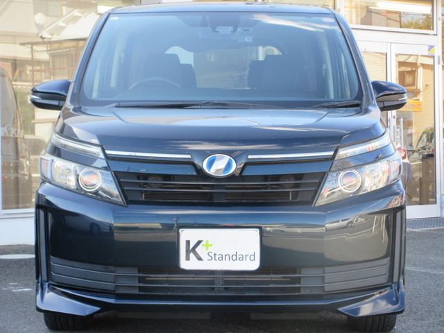 TOYOTA VOXY HYBRID 2016